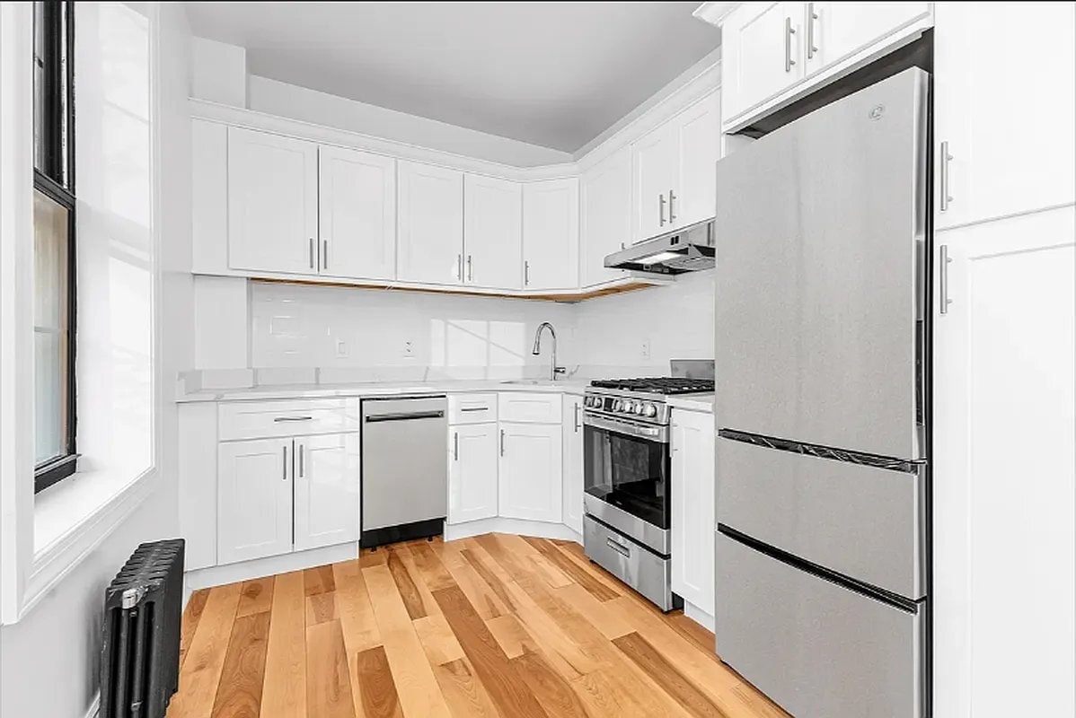 Building Photo - 400 E 53rd St