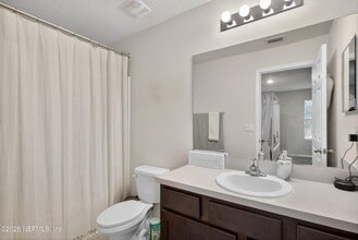Building Photo - 12784 Veterans Ct