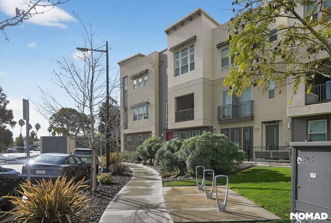 Foto del edificio - 1737 Houret Ct