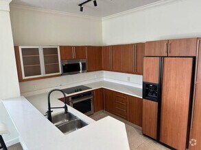 Building Photo - 1551 N Flagler Dr