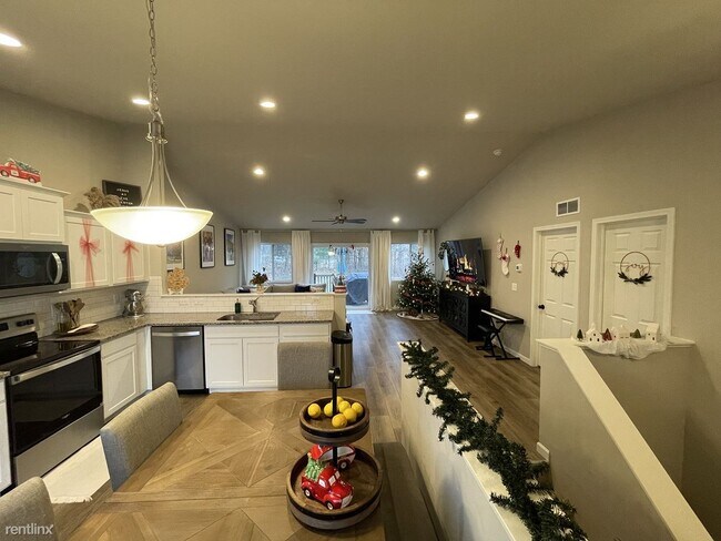 Foto del edificio - 3 br, 2 bath House - 516 McDonough Rd