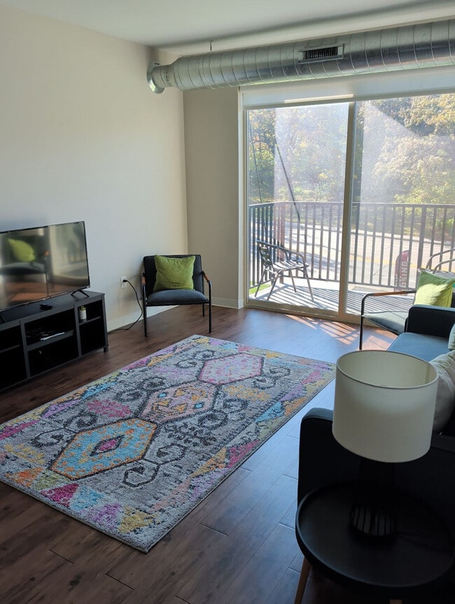 Building Photo - 4415 Lincoln Way