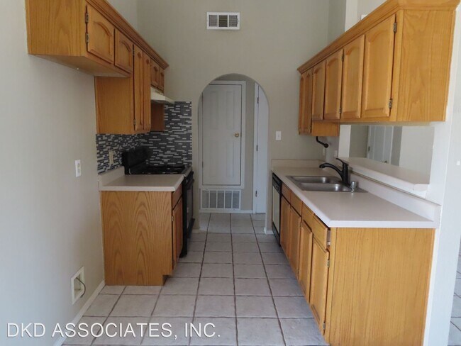 Foto del edificio - 2 br, 1 bath House - 1513 EL GRECO