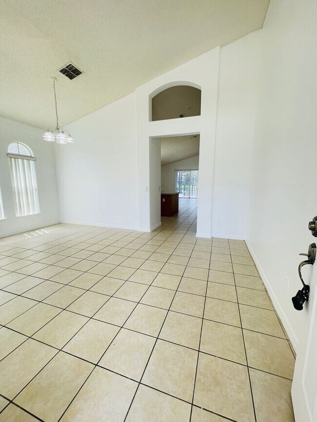 Building Photo - The Oaks-Golf Community-2570 THe Oaks Blvd...