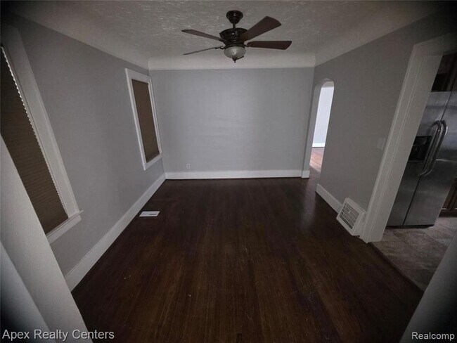 Foto del edificio - 6444 Coleman St