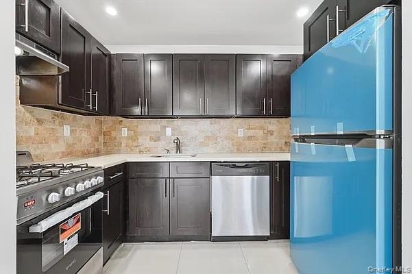 Foto del edificio - 64-64 Wetherole St