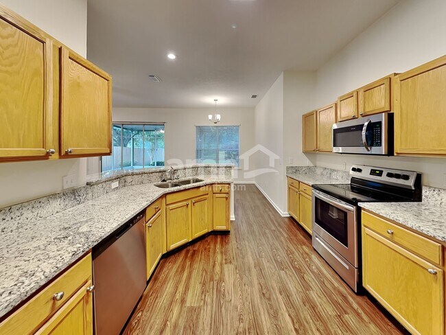 Foto del edificio - 229 N Lake Cunningham Avenue