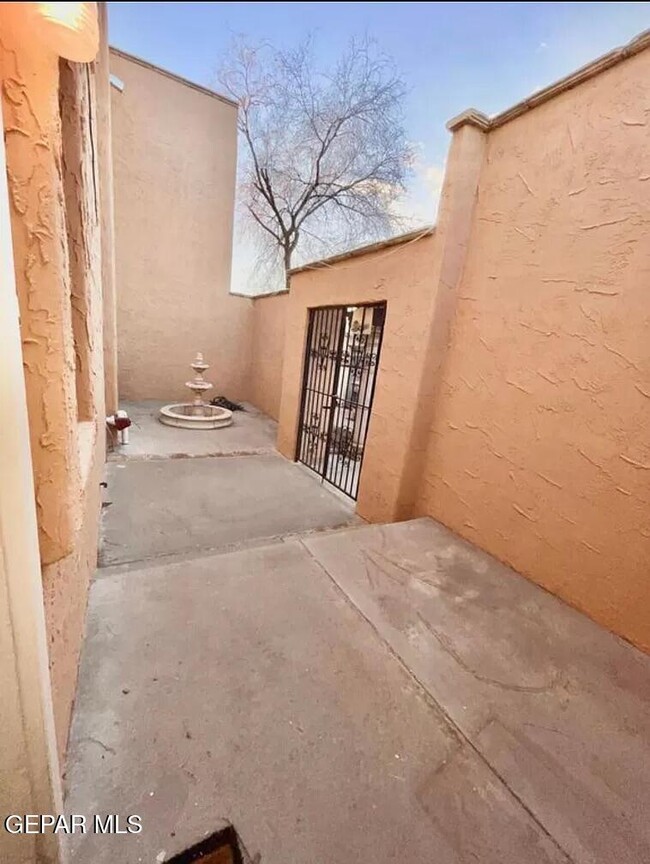 Foto del edificio - 10604 Springwood Dr