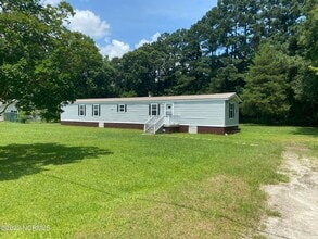 Building Photo - 818 Airport Rd