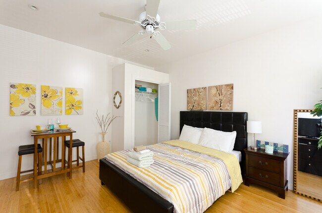 Building Photo - 202 Bicknell Ave