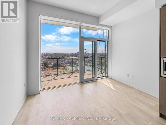 Building Photo - 1285 Dupont St