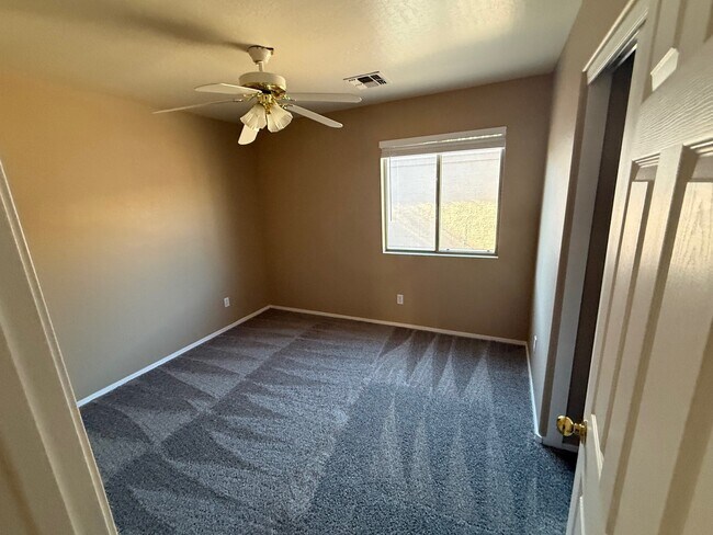 Building Photo - 1636 E Bishop Dr