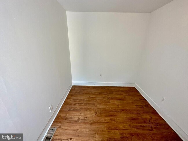 Foto del edificio - 4813 N Warnock St