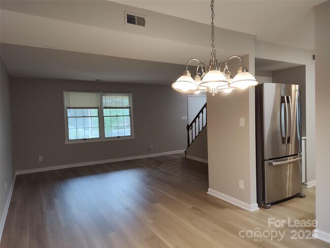 Foto del edificio - 7200 Oswego Ct