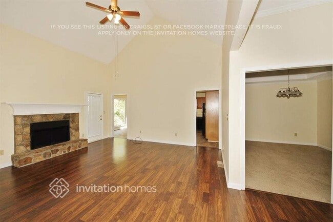 Building Photo - 1120 Jennings Dr
