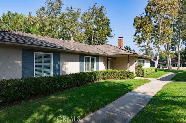 Building Photo - 5221 Thorn Tree Ln