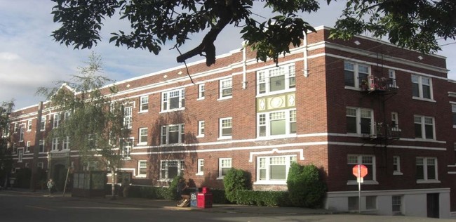 Building Photo - Roy Vue Apartments