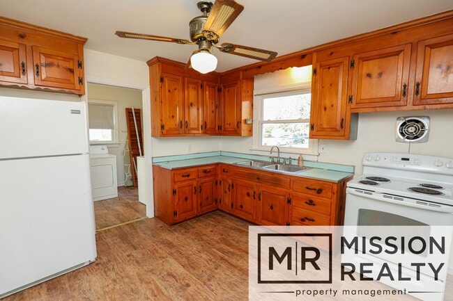 Building Photo - COMING SOON - 3 BED 1 BATH RANCH HOME IN M...