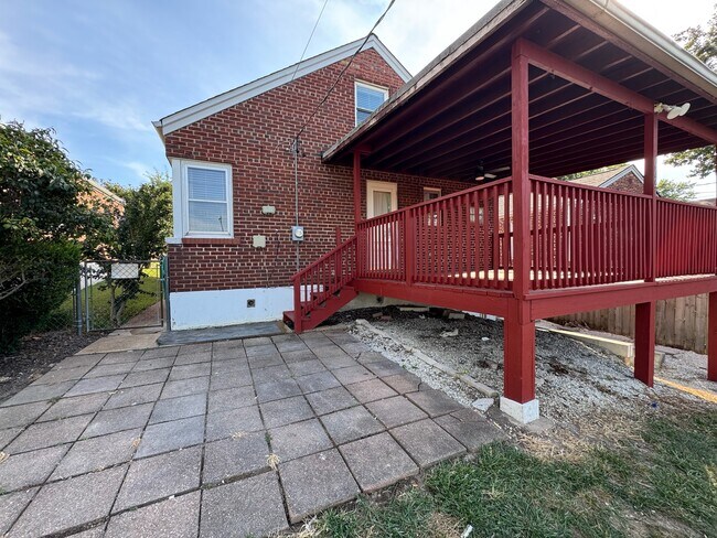Foto del edificio - 6621 Marmaduke Ave