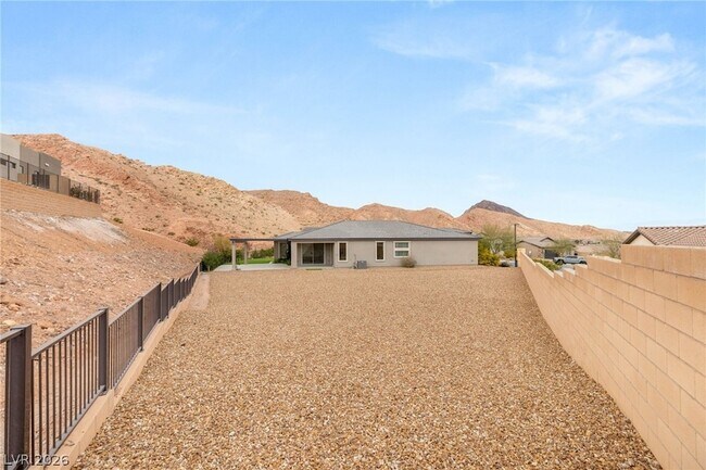 Foto del edificio - 6 Sun Lily Ln