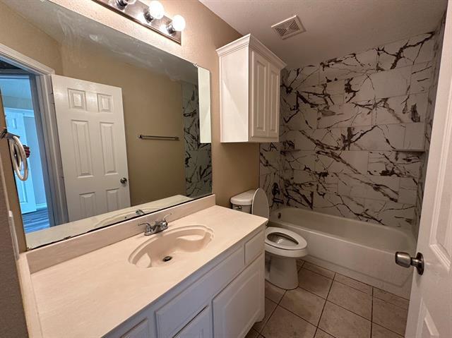 Foto del edificio - 2513 Plentywood Dr