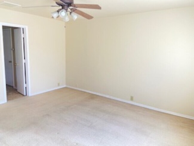 Foto del edificio - 4914 Orchid Star