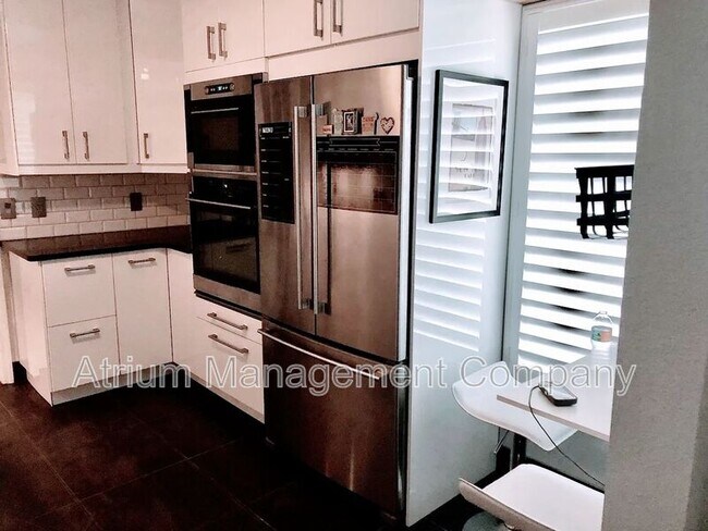 Foto del edificio - 4761 Willamette Cir