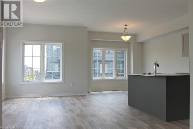 Building Photo - 124 Compass Trail