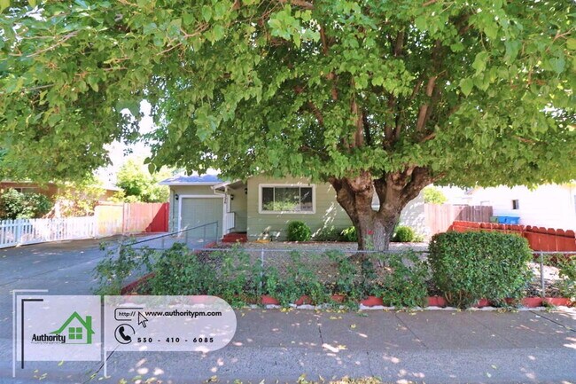 Building Photo - 2326 Corona St