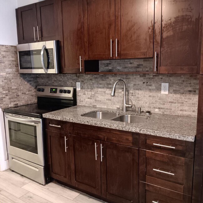 Foto del edificio - 4961 SW 28th Terrace