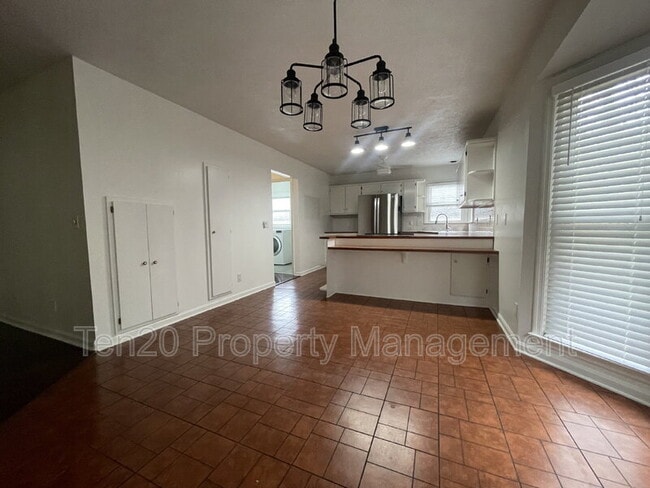 Foto del edificio - 113 Maplebrook Ct