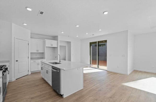 Building Photo - 1403 S Padre Bay Dr