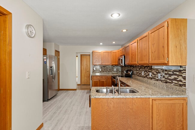 Building Photo - 3442 Berkdale Dr