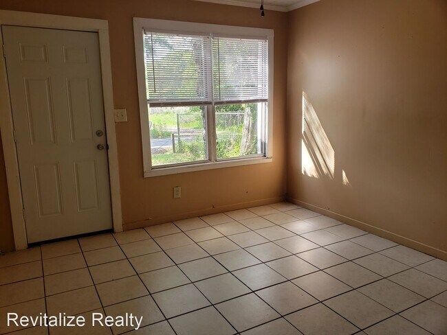 Building Photo - 3 br, 1 bath House - 757 Opp Ave