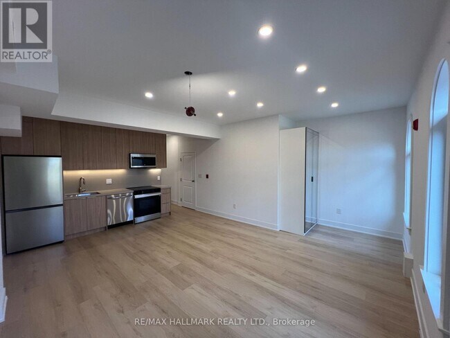 Photo du bâtiment - 440 Parliament St