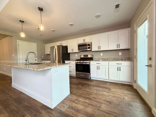 Foto del edificio - 728 Snowflower Cir