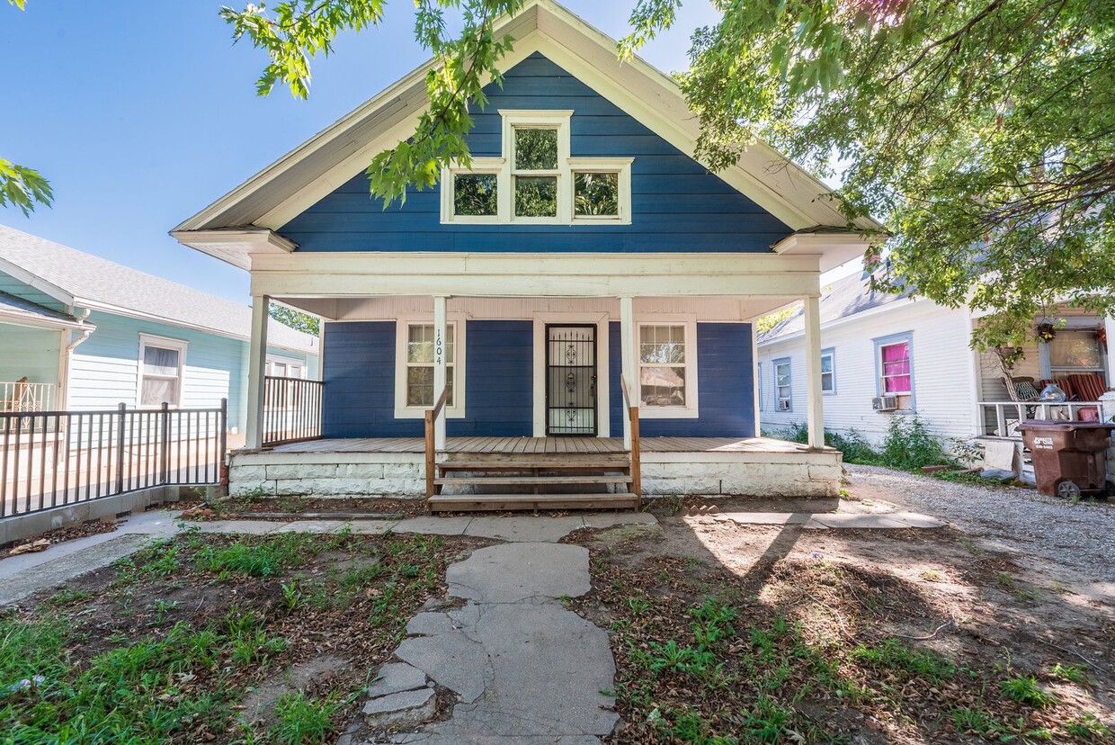 Primary Photo - Charming 2 Bed 1 Bath