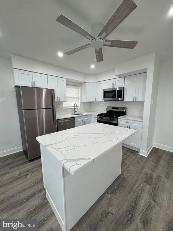 Foto del edificio - 9762 Hilspach St