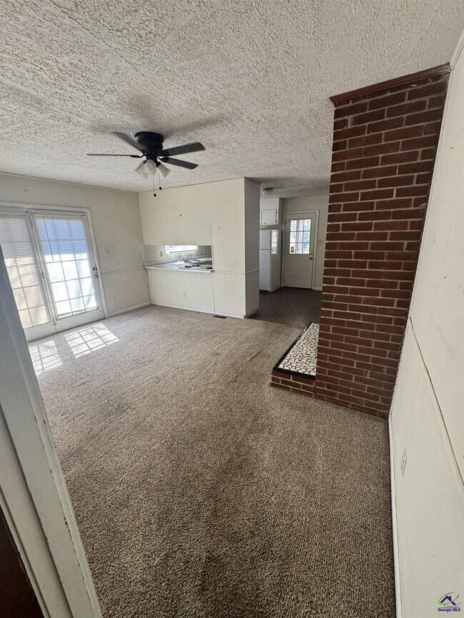 Foto del edificio - 501 Pinecrest Rd