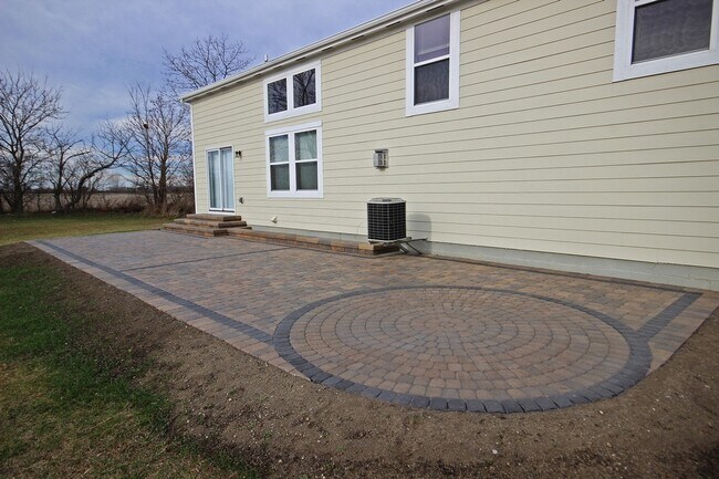 Building Photo - 7233 Springview Ln