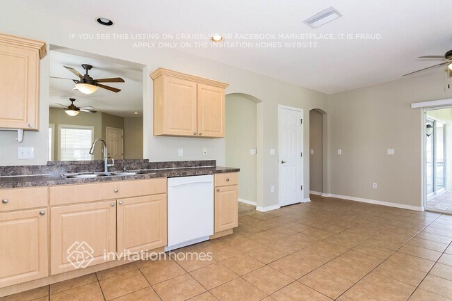 Foto del edificio - 6413 Bridgecrest Dr
