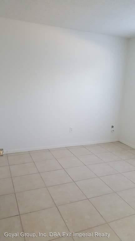 Foto del edificio - 644 W Commercial Ave
