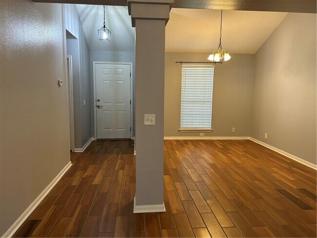 Building Photo - 116 Tanglewood Ln