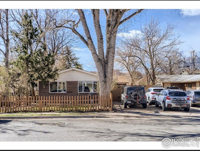 Building Photo - 2250 Grove Cir E