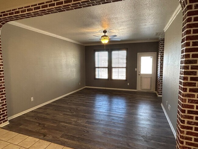 Foto del edificio - 6918 Brooks Ranch Rd