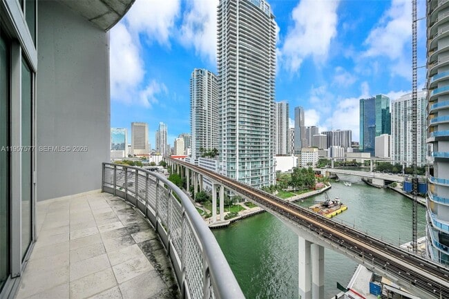 Foto del edificio - 690 SW 1st Ct