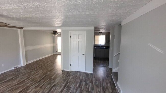 Building Photo - 3479 Chantilly St