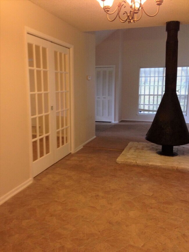 Foto del edificio - 4002 Glenrock Dr