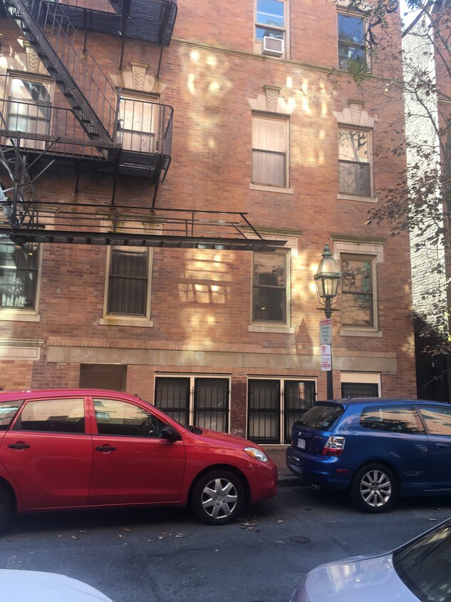 38 Phillips St Unit B, Boston, MA 02114 Condo for Rent in Boston, MA