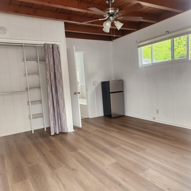 large closet - 5413 Coolidge Ave